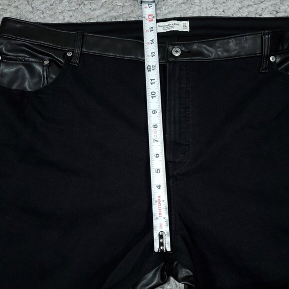 Abercrombie 90s Straight Ultra High Rise Denim Vegan Leather Split Jeans Size 24 - Picture 10 of 12